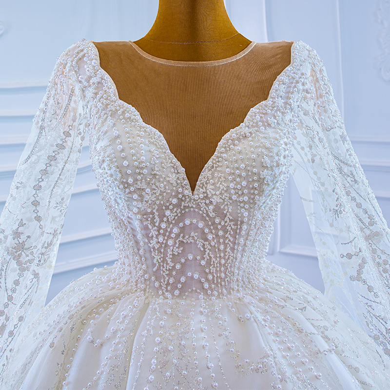 White luxury long sleeve wedding dress For Women 2022 V-neck Robe De Mariee beading pearls lace up bridal dress
